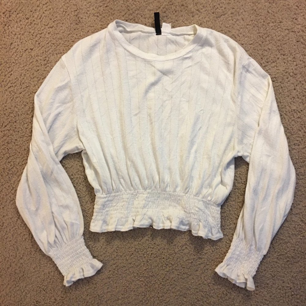 H&M Divided cropped white sweater